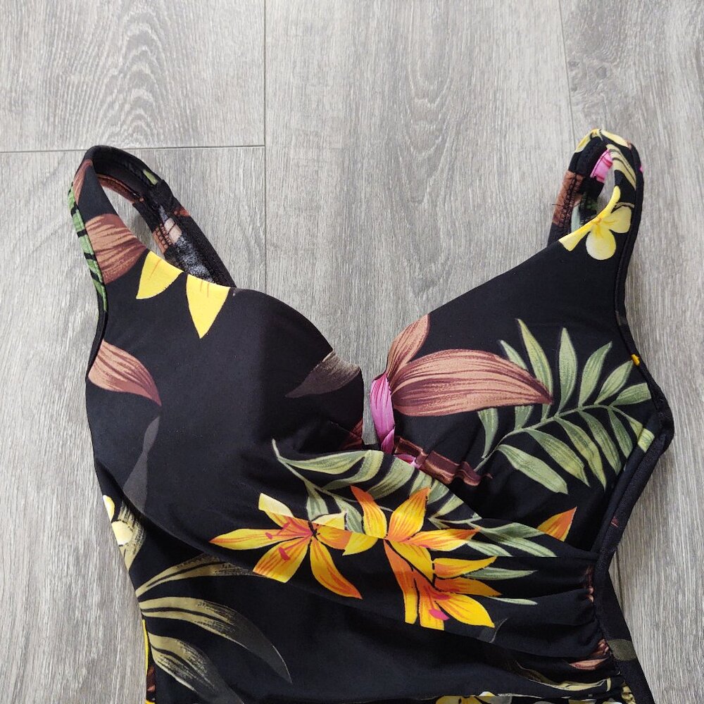 Miraclesuit Notched V Floral Print One Piece Swimsuit - Picture 4 of 15